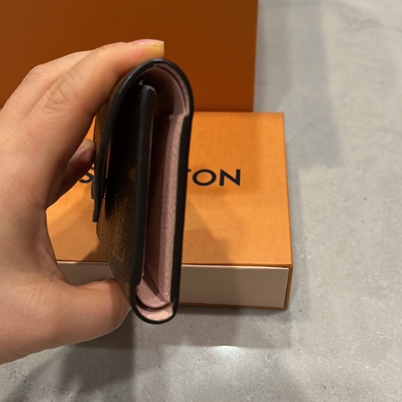 Louis Vuitton wallet - Picture 2 of 5